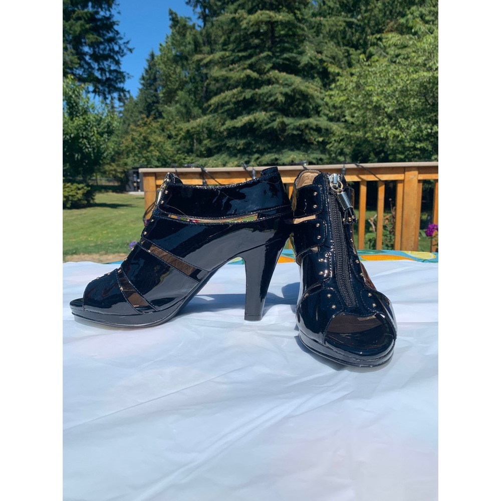 Sofft Zipper Heels